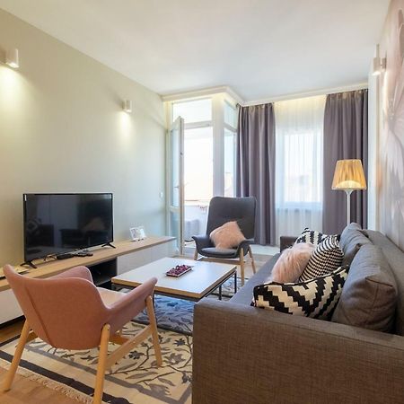 Vitosha Blvd Luxury 2-Bedroom, 2-Bathroom With Balcony София Экстерьер фото