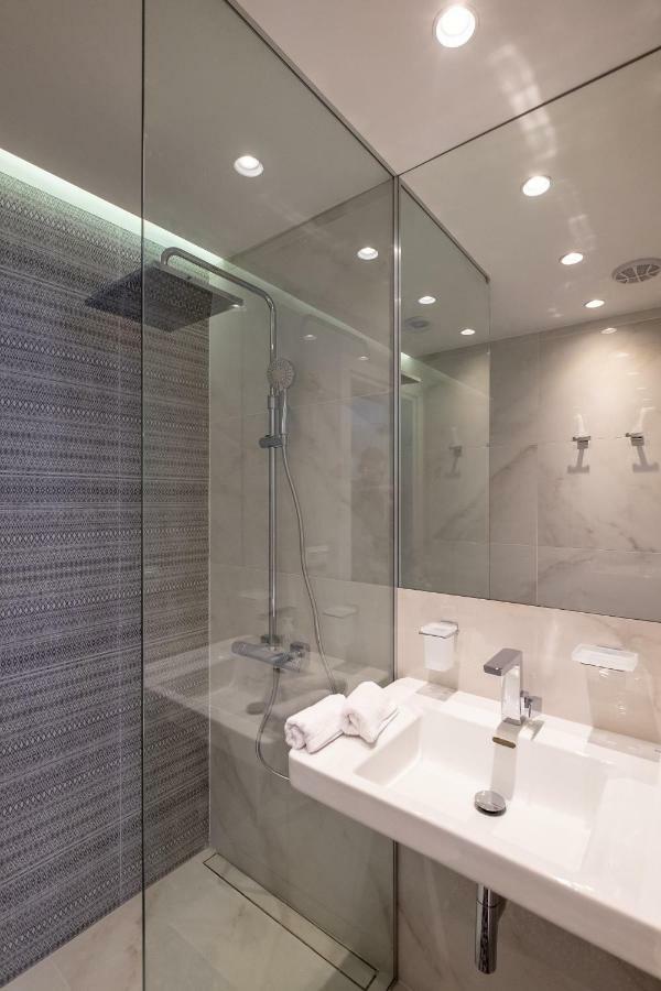 Vitosha Blvd Luxury 2-Bedroom, 2-Bathroom With Balcony София Экстерьер фото