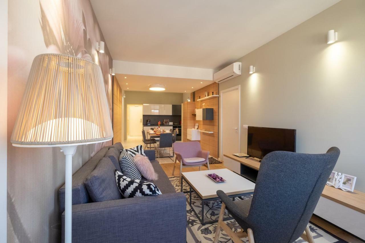 Vitosha Blvd Luxury 2-Bedroom, 2-Bathroom With Balcony София Экстерьер фото
