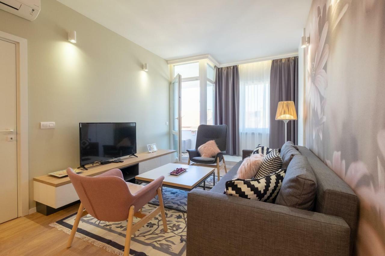 Vitosha Blvd Luxury 2-Bedroom, 2-Bathroom With Balcony София Экстерьер фото