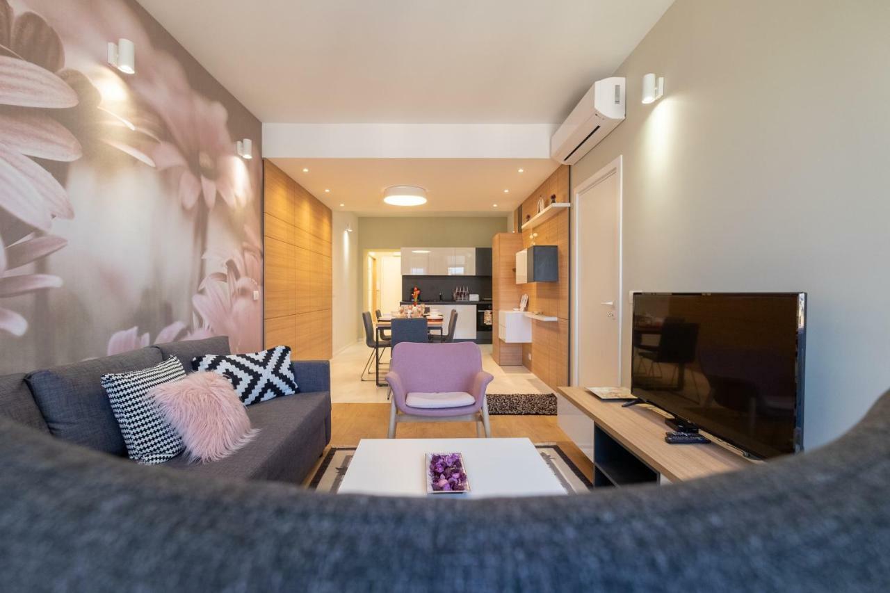 Vitosha Blvd Luxury 2-Bedroom, 2-Bathroom With Balcony София Экстерьер фото