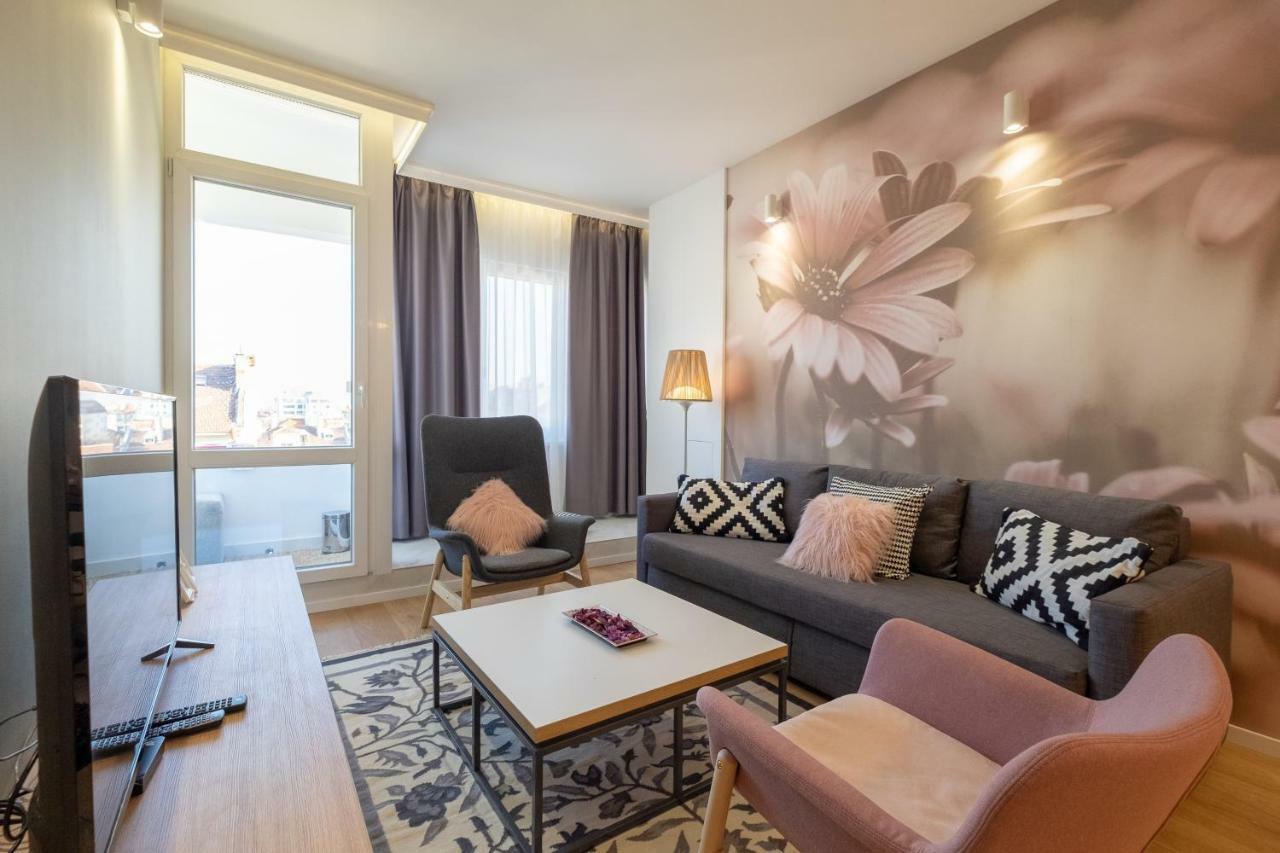 Vitosha Blvd Luxury 2-Bedroom, 2-Bathroom With Balcony София Экстерьер фото