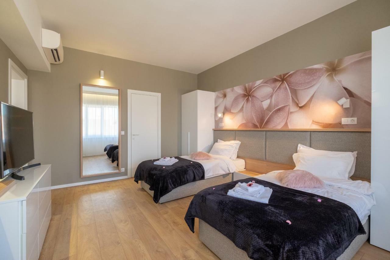 Vitosha Blvd Luxury 2-Bedroom, 2-Bathroom With Balcony София Экстерьер фото