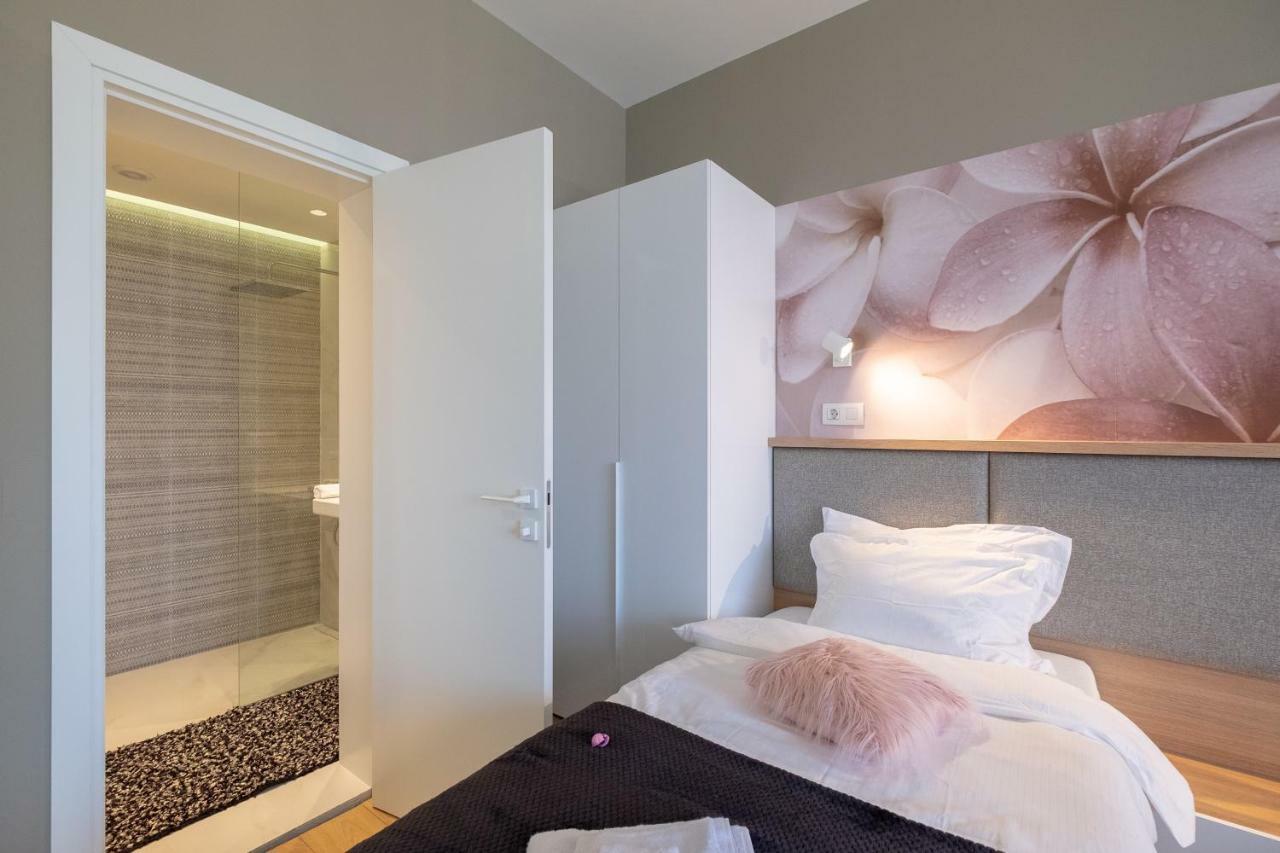 Vitosha Blvd Luxury 2-Bedroom, 2-Bathroom With Balcony София Экстерьер фото