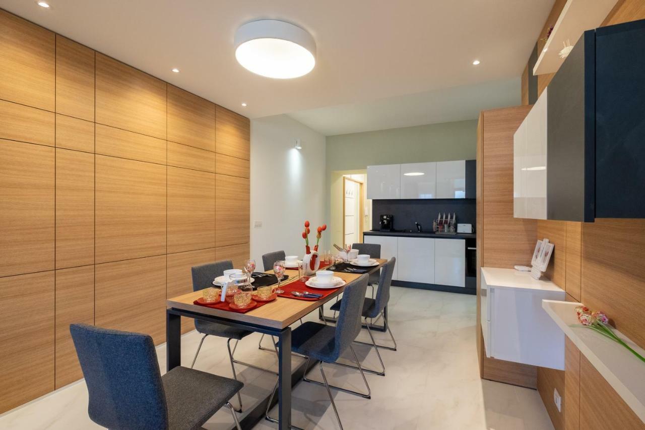 Vitosha Blvd Luxury 2-Bedroom, 2-Bathroom With Balcony София Экстерьер фото