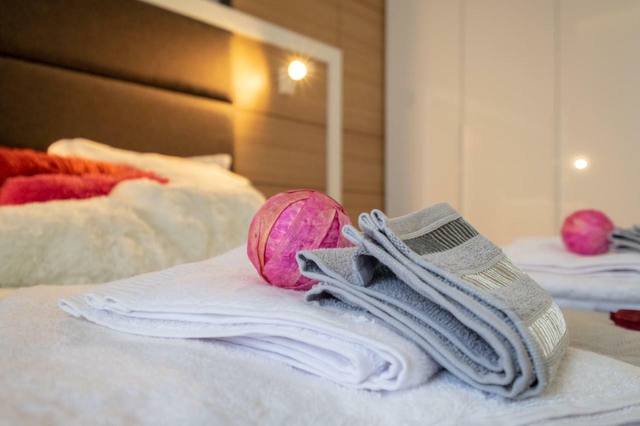 Vitosha Blvd Luxury 2-Bedroom, 2-Bathroom With Balcony София Экстерьер фото