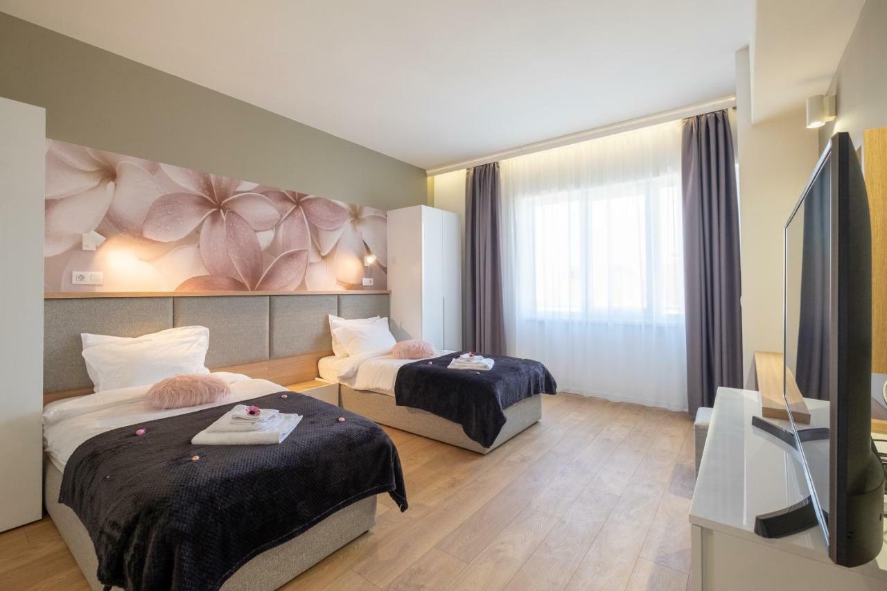 Vitosha Blvd Luxury 2-Bedroom, 2-Bathroom With Balcony София Экстерьер фото