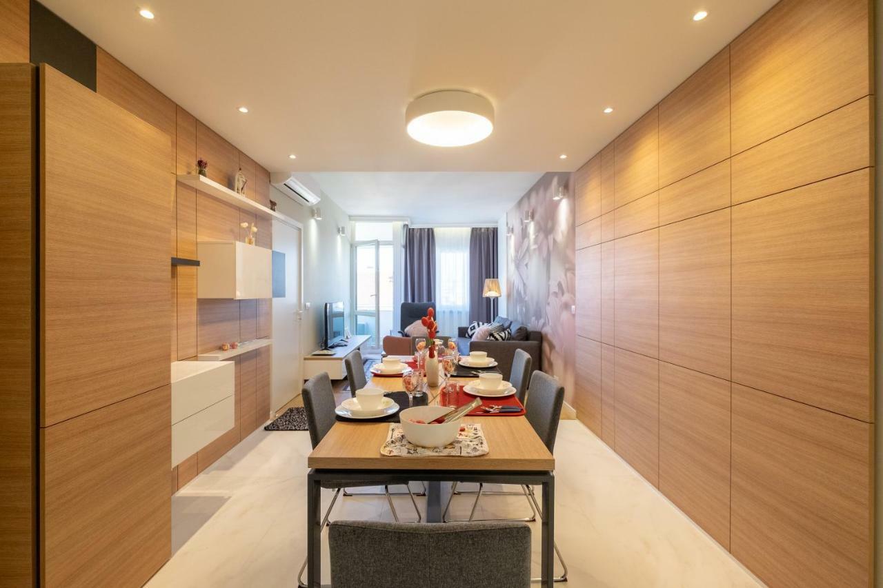 Vitosha Blvd Luxury 2-Bedroom, 2-Bathroom With Balcony София Экстерьер фото